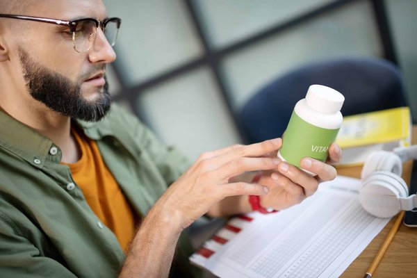 What Are the Best Strategies for Treating Insomnia without Medication in the Elderly?